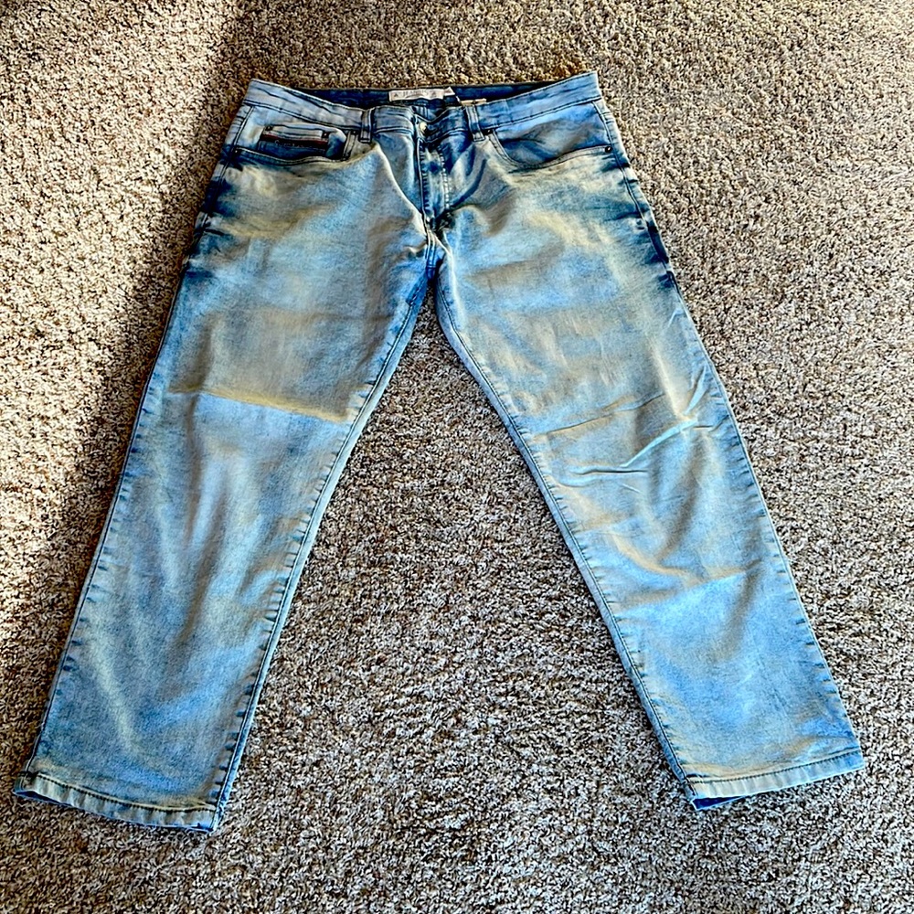 Jeanie’s size 36x30 Mens Jeans